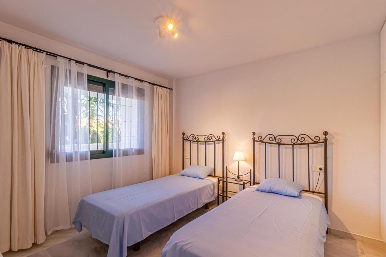 797 Holiday Rentals - Apartamento Frente Al Parque La Paloma Con Piscina Benalmádena Kültér fotó